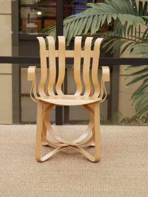 Hat Trik chair