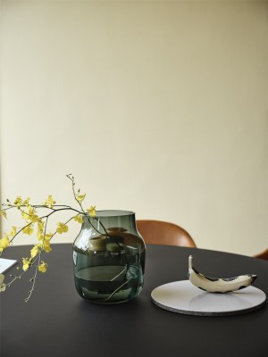 Silent Vase