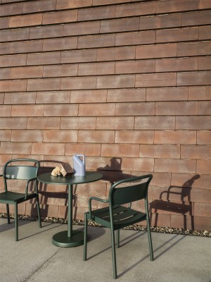 Linear Steel Café